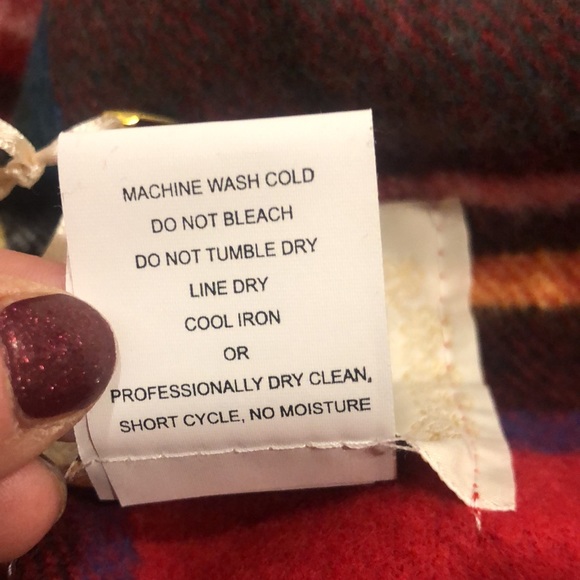 Nido Notte NEW Red Plaid Blanket Made in Italy - Picture 6 of 7